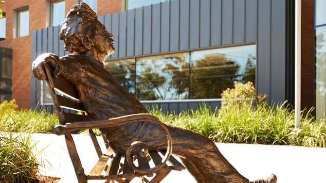 Einstein Statue