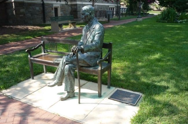Jan Karski Statue